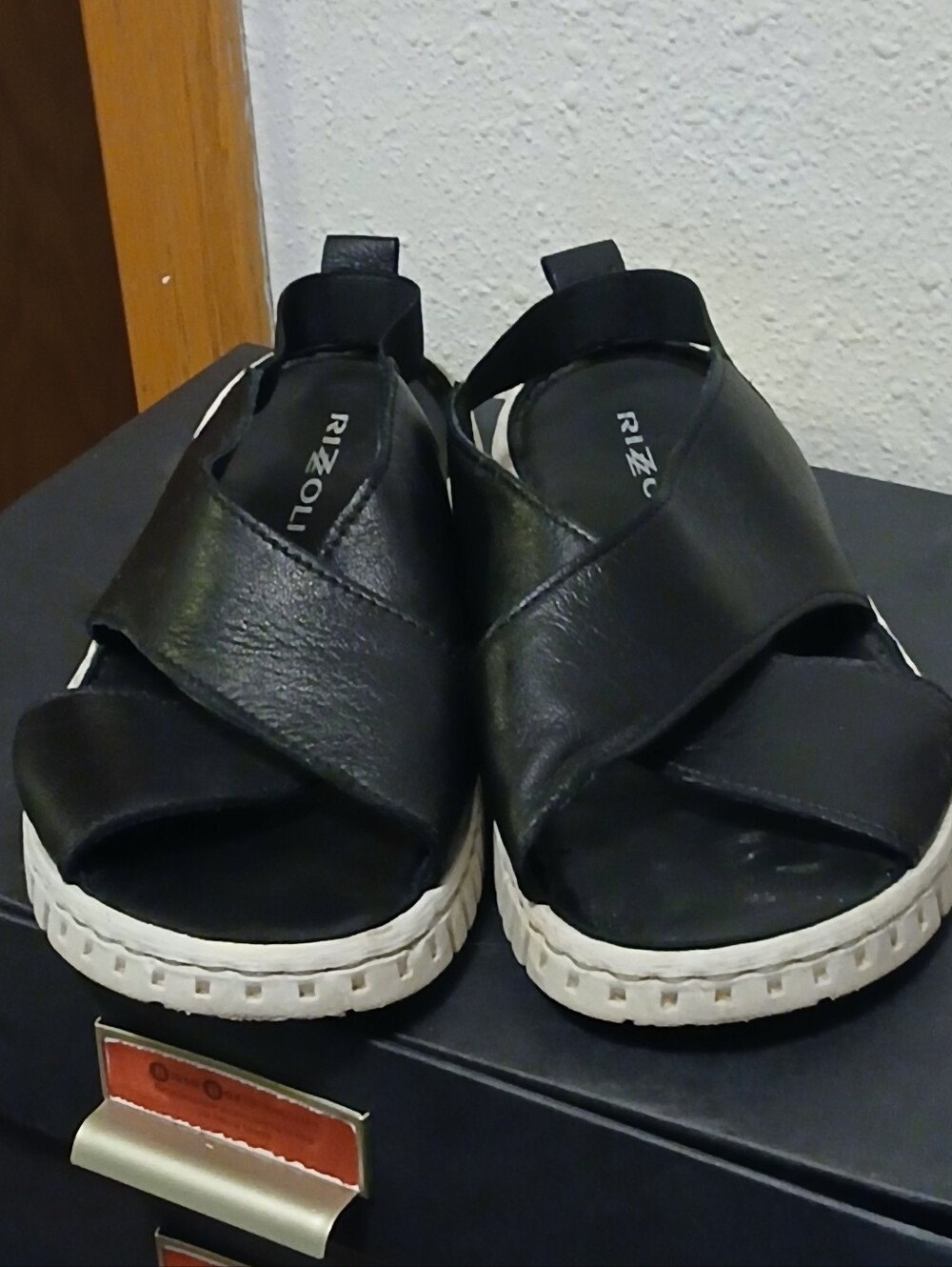 Rizzoli Black Genuine Leather Criss-Cross Slingback Sandals - Size 39 (U.S. 8)
